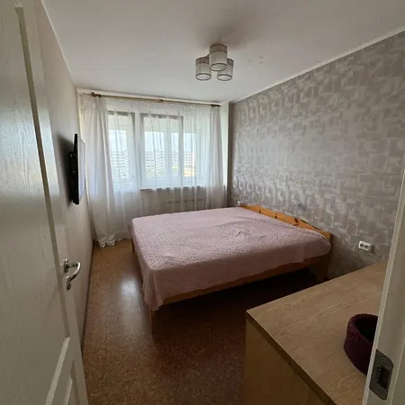 Bright & Spacious Family Apartment Апартаменты *