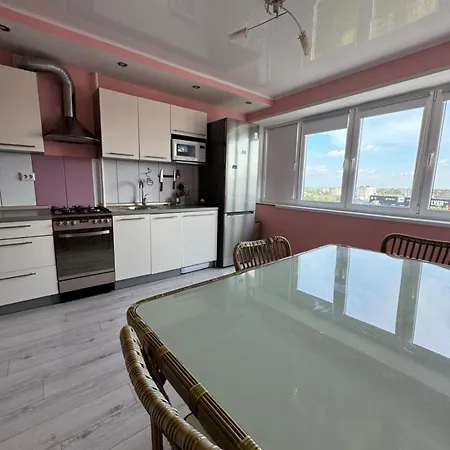 Bright & Spacious Family Apartment Нарва